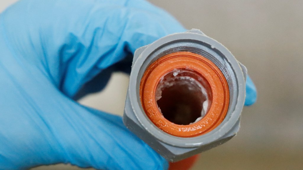 Tränkeeimer - der Biofilm muss weg! - Kompetenzförderung Milch in ...